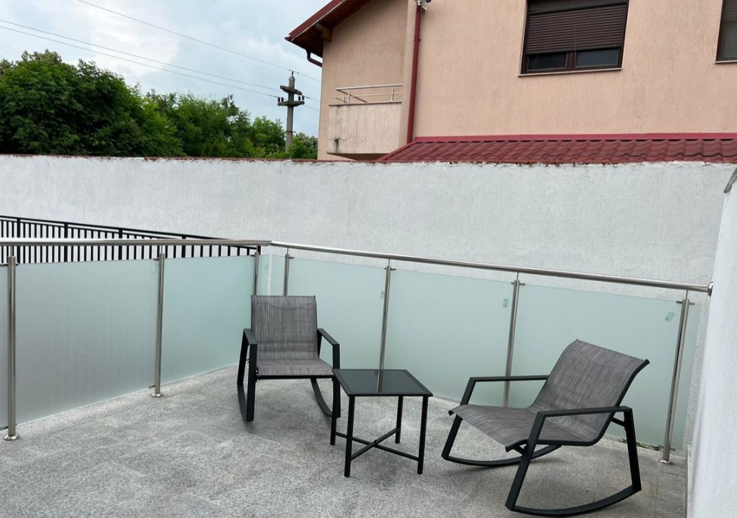 AP. 2 CAMERE STRAULESTI, CURTE 55 MP, INCALZIRE PARDOSEALA, PARCARE - Poză 6