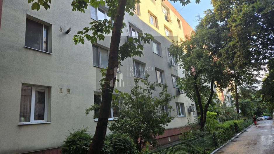 Apartament 3 camere etaj 2, Piata Rahova, bloc anvelopat de 4etaje - Poză 2