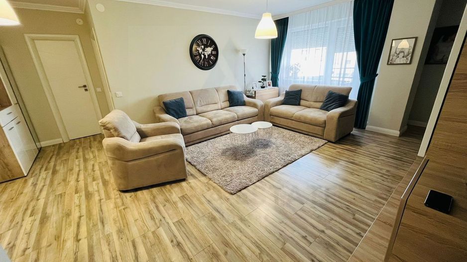 Apartament 76 mp utili 2 bai 2 balcoane parcare subterana in Turnisor - Poză 1