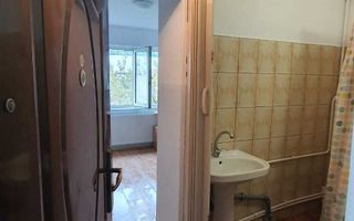 Garsonieră 17 mp în Canta, bloc Contis, etaj 4/4, baie, centrală, mobilată, utilată, renovată - Poză 1