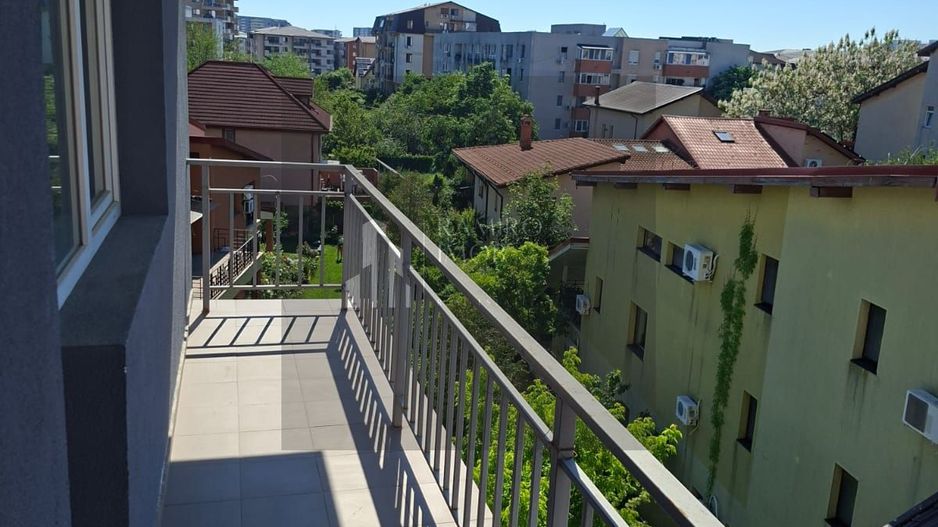 Apartament 3 camere decomandat zona Titan - Poză 1
