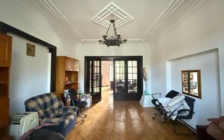 Eleganta, stil si mult potential intr-un apartament interbelic de 3 camere - Poză 7