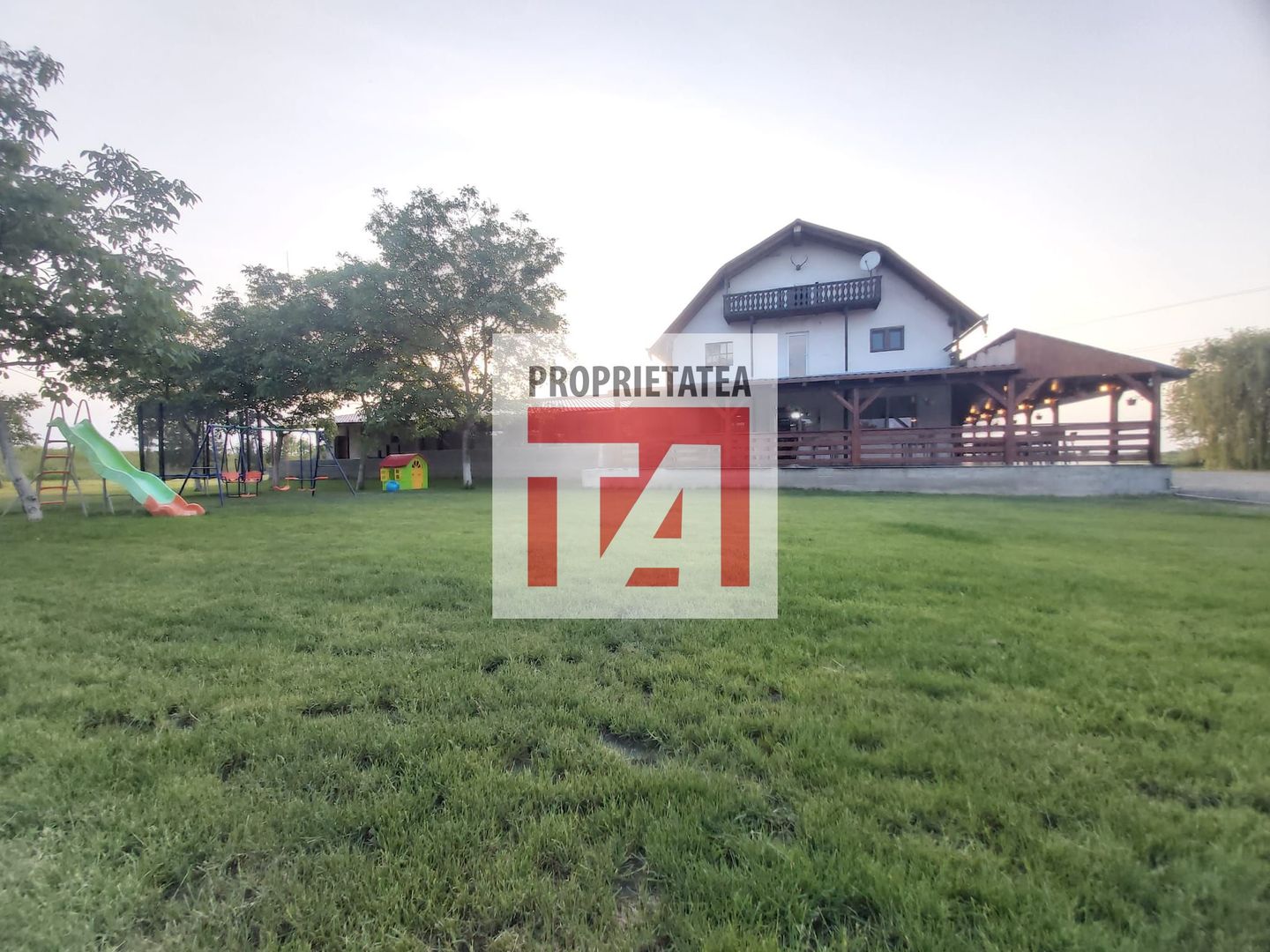 PENSIUNE DE VANZARE – VRAJA CRASNEI ÎN ZONA CAREI - Poză 2