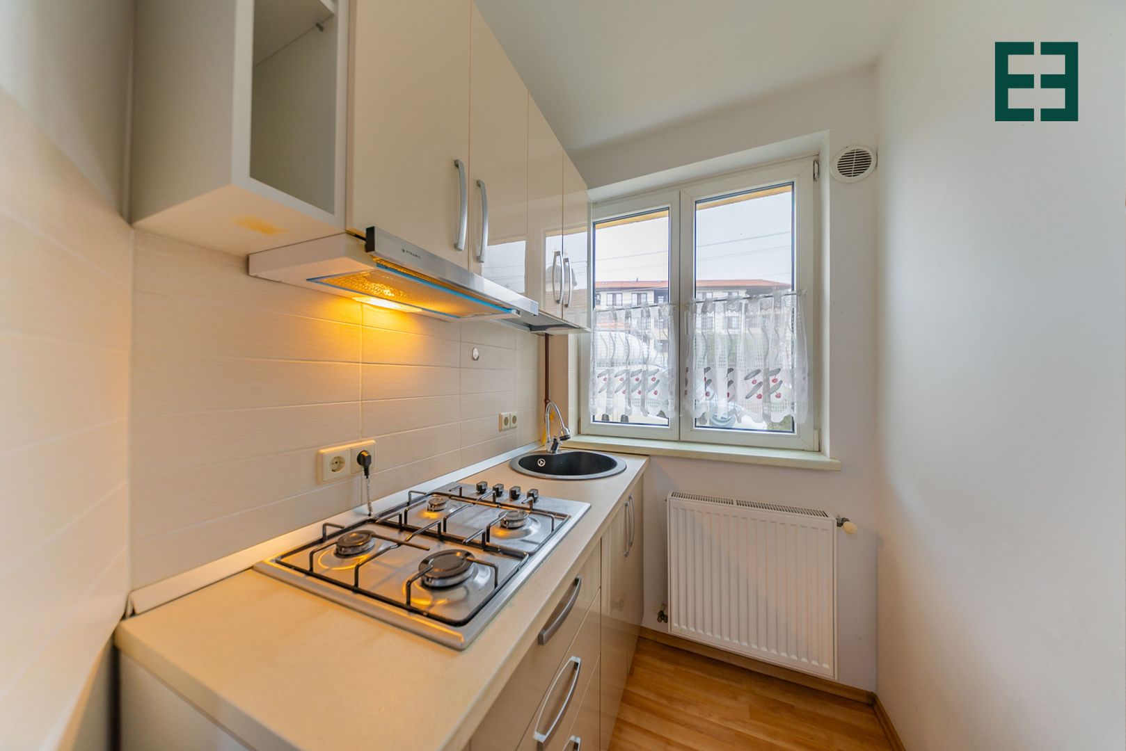De închiriat - Apartament la casă cu 2 camere zona UTA - Arad - Poză 3