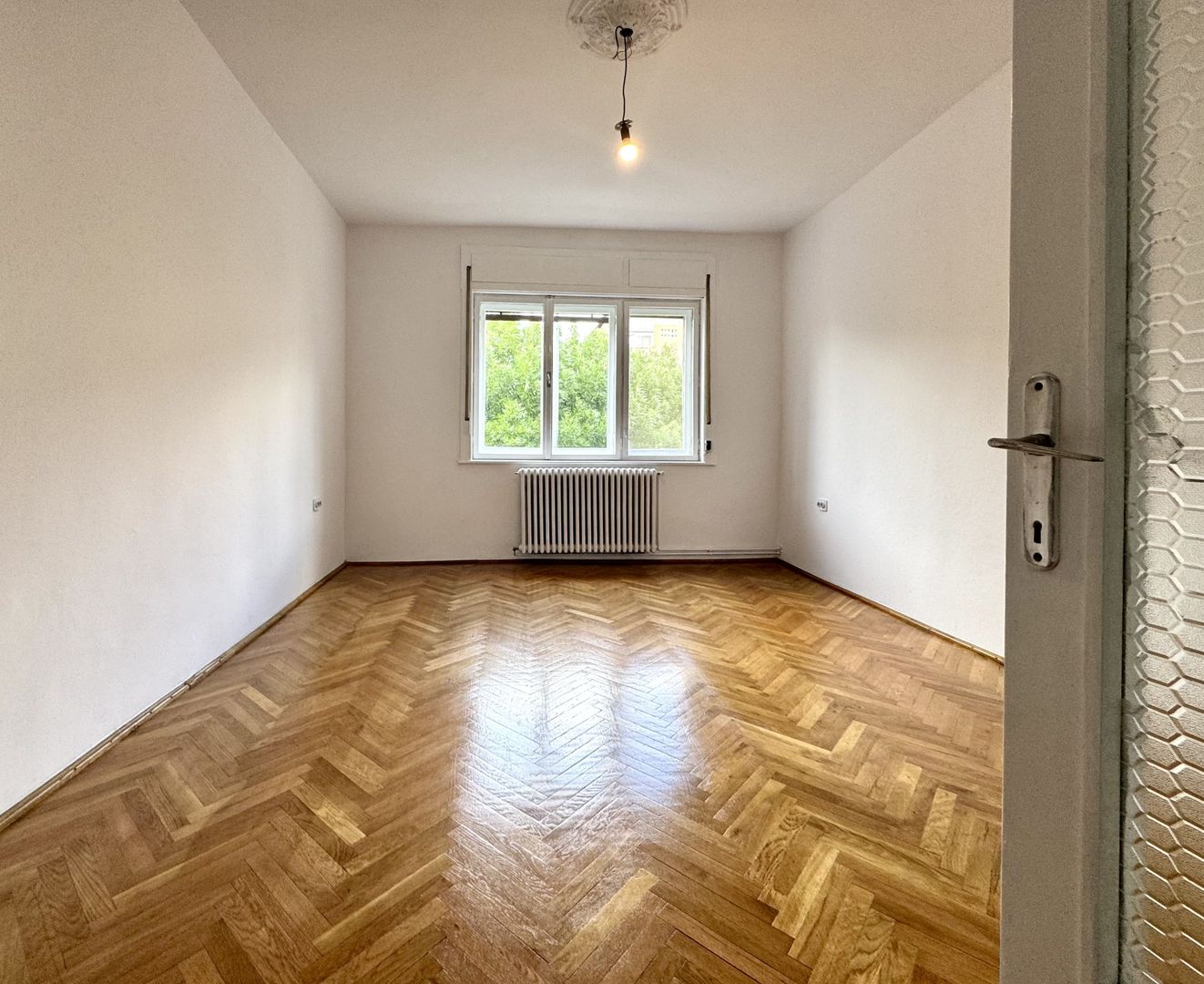 Apartament spațios într-o vilă, cu 2 garaje și terase – zona Iosefin - Poză 2