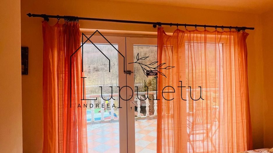 Pensiune de vânzare | 400 MPU | 10 Camere | Rasinari - Curmatura - Poză 10