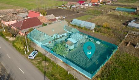 Casă cu front stradal generos Șeitin, județul Arad