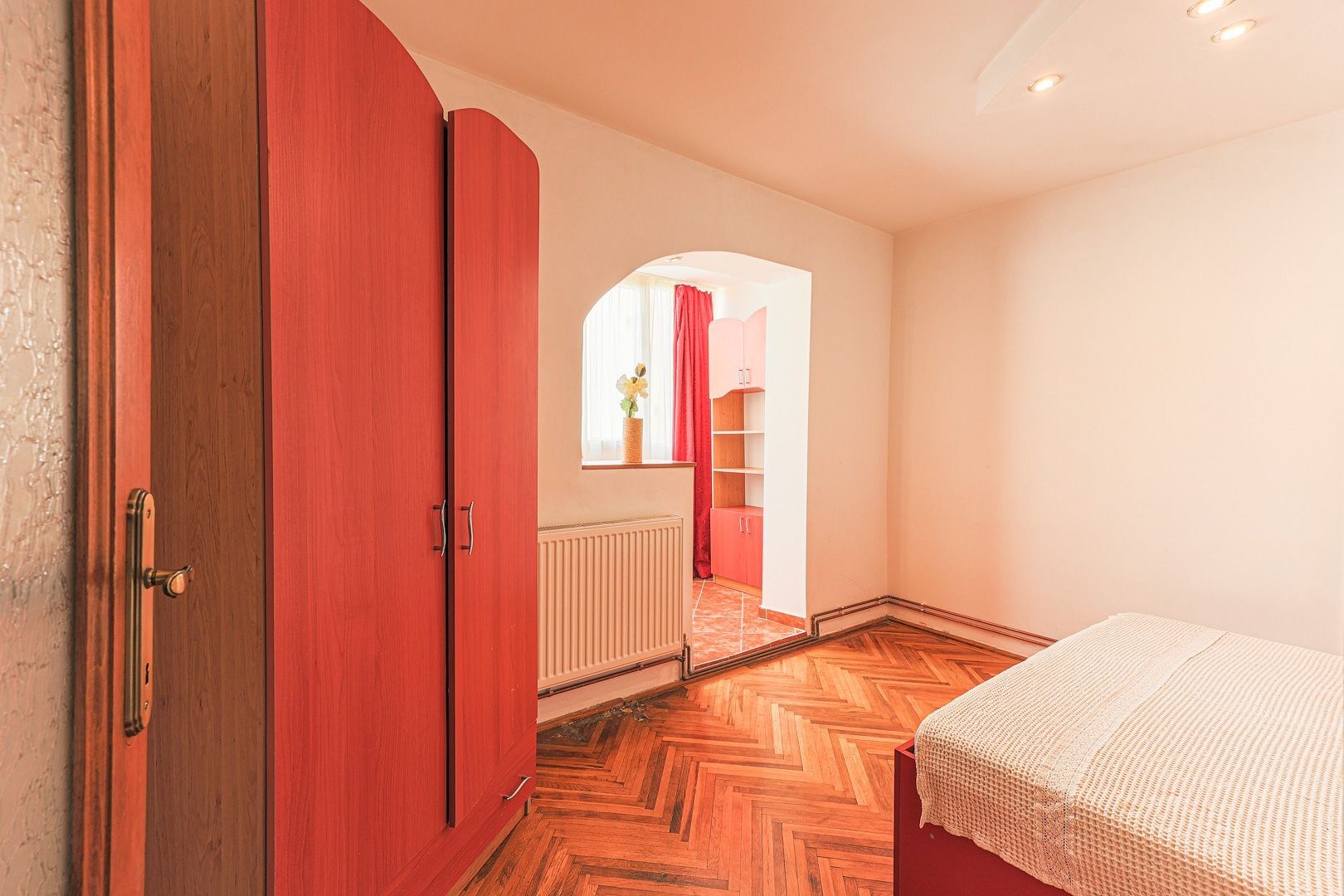 Rezervat! Apartament 2 camere, decomandat, 64 mp, etaj 4/4 - Poză 6