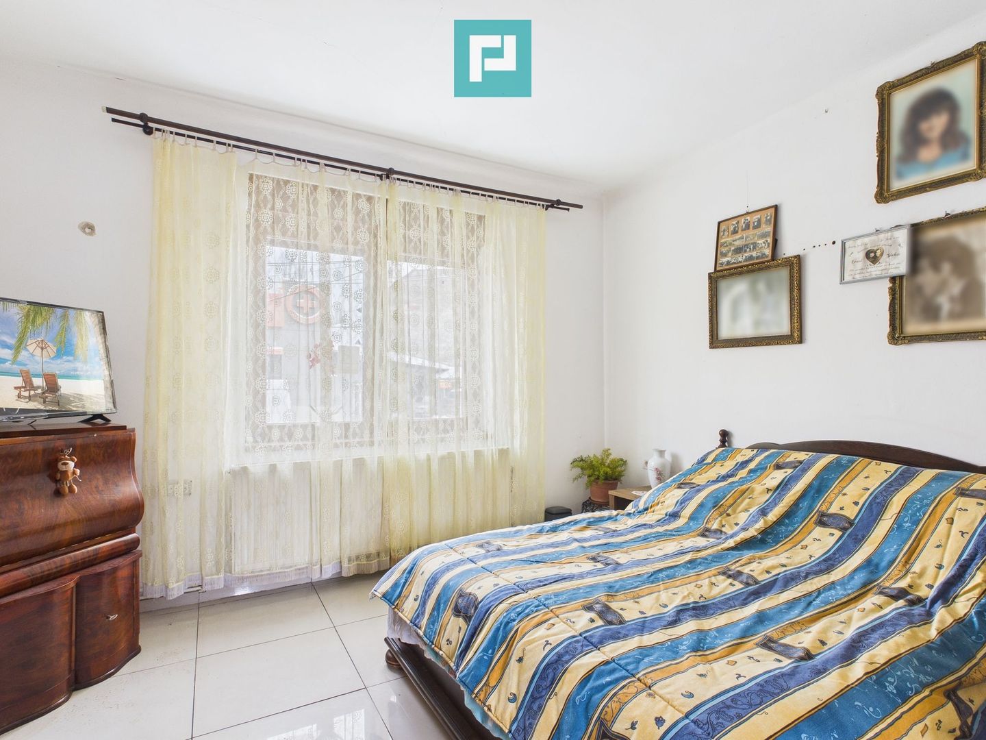 Casă cu 4 camere în zona Parneava - Poză 4