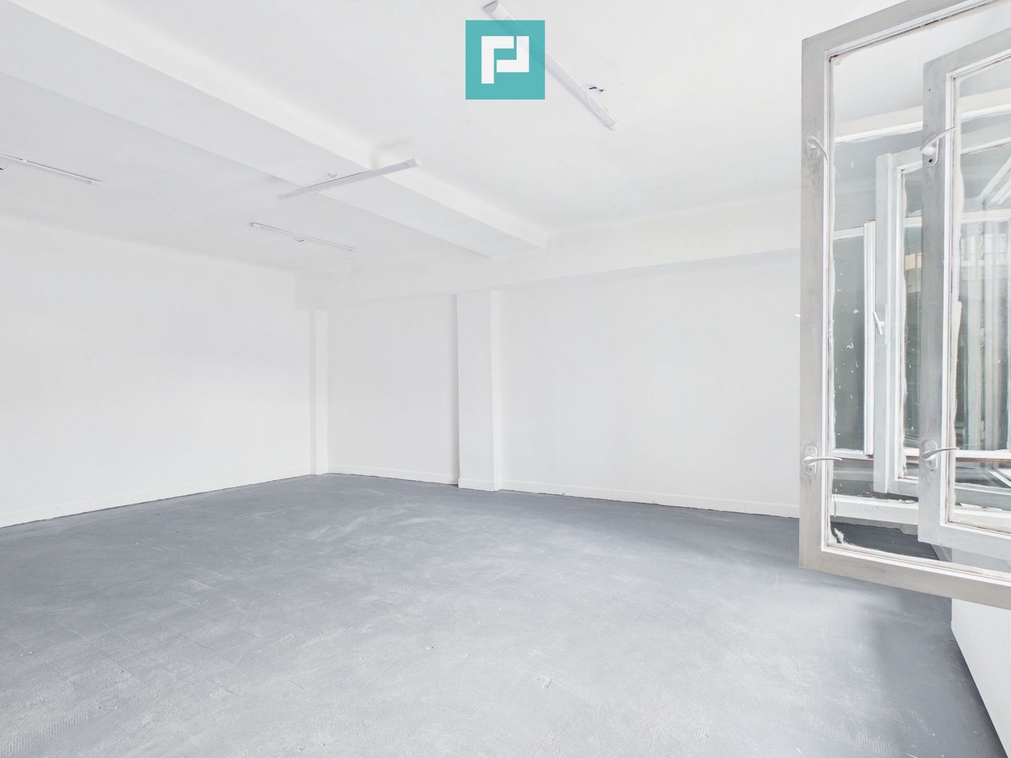 Proprietate multifuncțională centrală 1000 mp - Poză 19