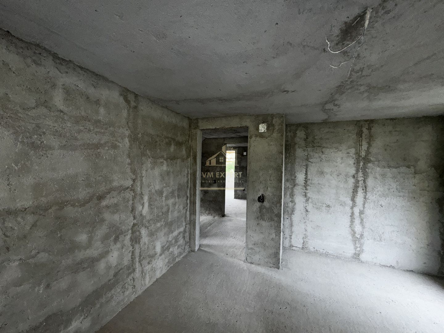 VILA 5 CAMERE, ZONA ULTRA CENTRALA, CAMPULUNG MUSCEL, TEREN 500 MP - Poză 15