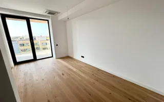APARTAMENT DEOSEBIT CU 3 CAMERE LA VANZARE CU VEDERE LA LAC - Poză 12