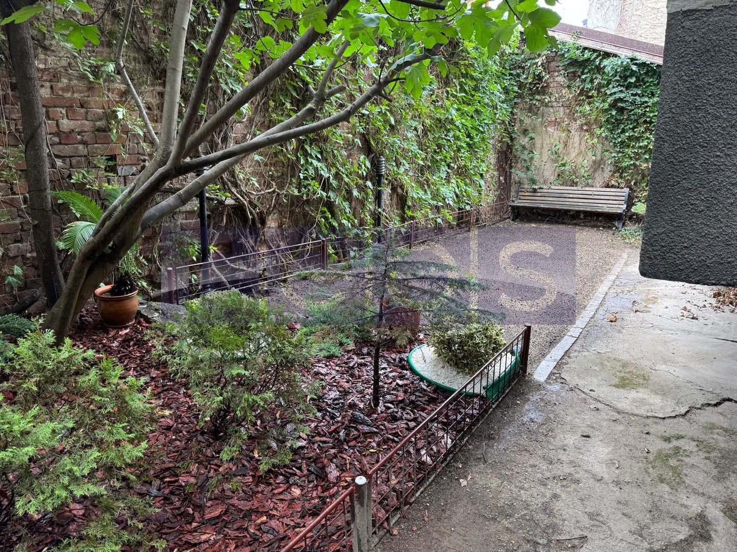 DE VANZARE APARTAMENT 4 CAMERE + CURTE | ZONA CENTRALĂ - Poză 10