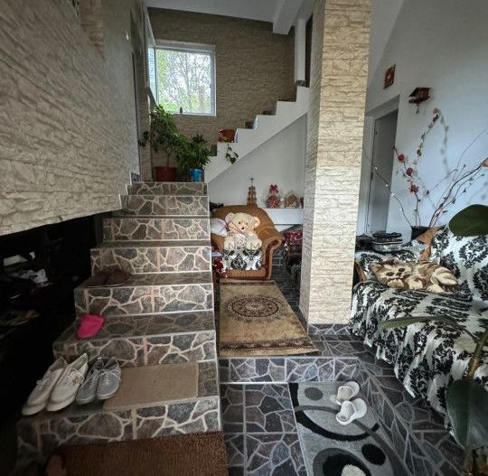Casa 4 camere, anexe, recent renovata, foisor, teren 781mp, Izvoru, DB - Poză 6