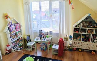 Casa individuala spatioasa si teren mare, pozitie excelenta, Sacalaz - Poză 19