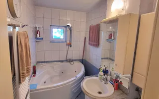 Apartament 3 camere, foarte spațios, et.2/8, zona Steaua, la cheie! - Poză 11