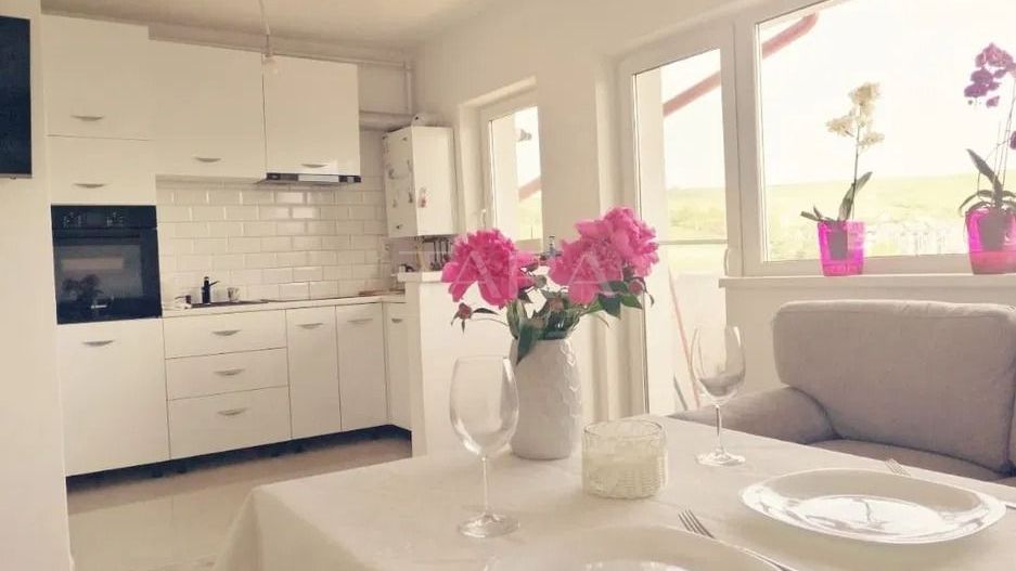 Apartament cu 3 camere de vânzare,  Central Apahida. - Poză 1