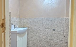 DE ÎNCHIRIAT - Spațiu comercial 57 mp, zona BUIUM - CONFECTII; - Poză 8