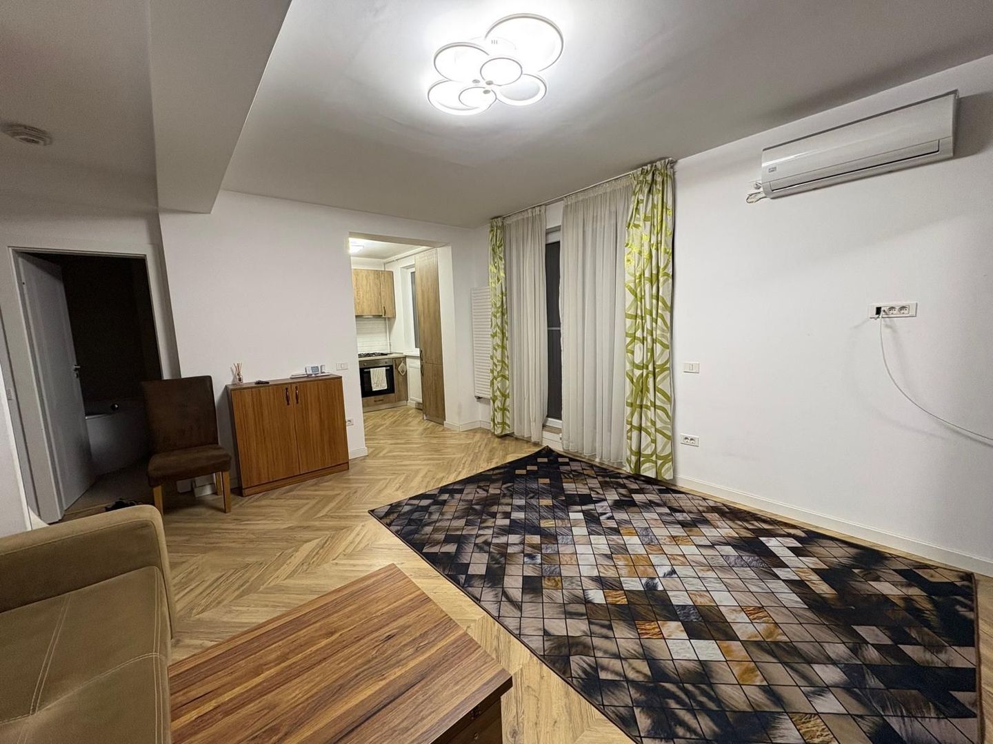 GARSONIERA- APARATORII PATRIEI,PARCARE INCLUSA, BLOC NOU, METROU 3 MIN - Poză 3