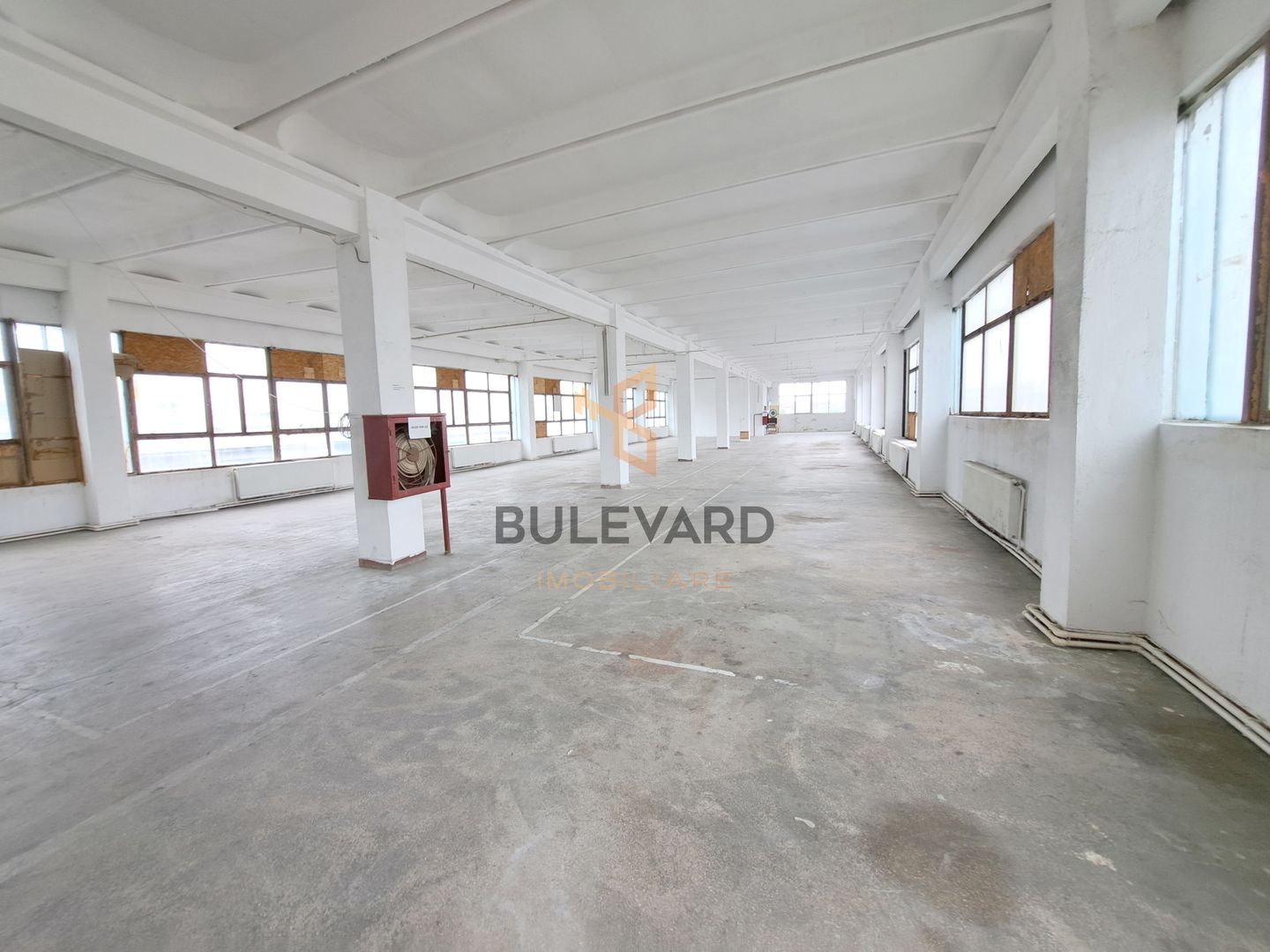 Spatiu industrial 614 mp, Lift, Zona Piata 1Mai! - Poză 1