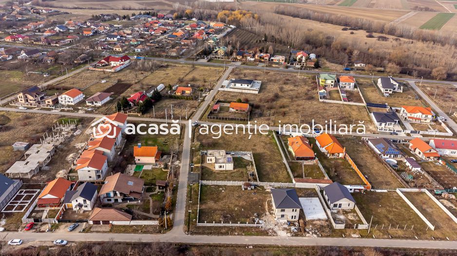 Teren generos, situat pe colt in cartierul nou din Calugareni - Poză 5