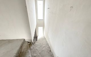 Casa  tip duplex /Zona strazii Urusagului. - Poză 19
