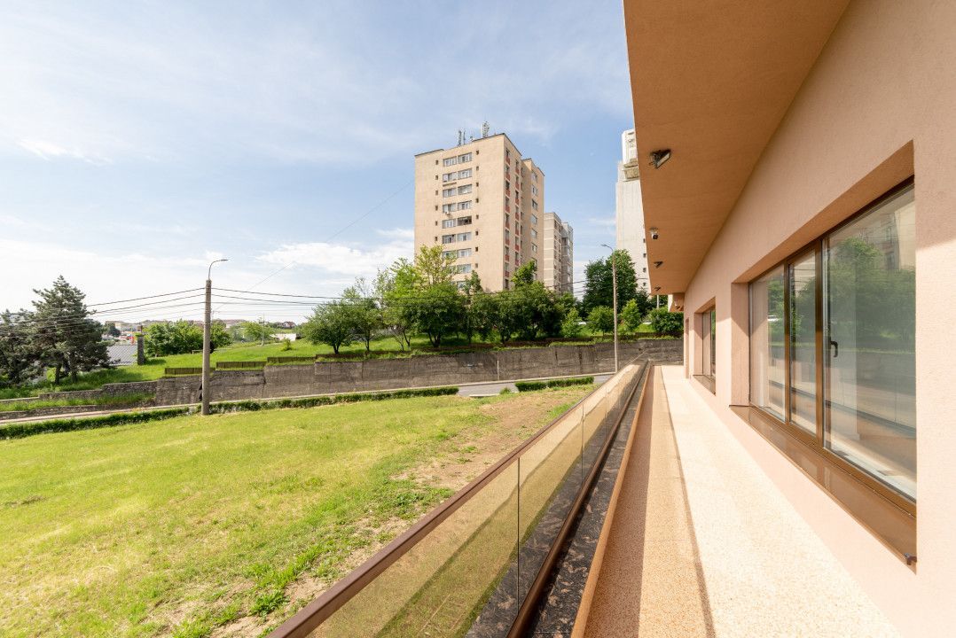 Spațiu comercial generos – 160 mp – poziție premium pe Craiovei! - Poză 13