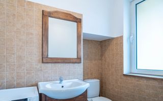 Apartament central, spațios, ideal pentru familie numeroasă. - Poză 5