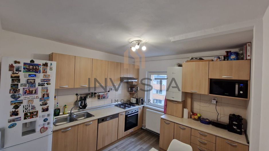 Apartament spatios de 3 camere/Zona strazii Gh. Dima/Garaj individual - Poză 2