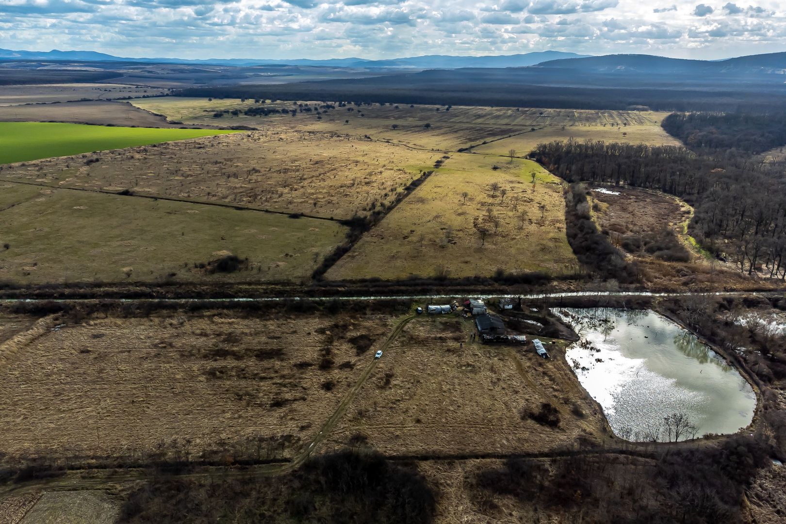 Pescărie cu resursă naturală de apă - Poză 7