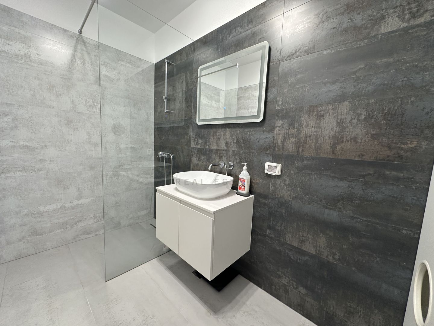 Apartament 2 Camere | Win Herastrau | Loc de Parcare - Poză 8