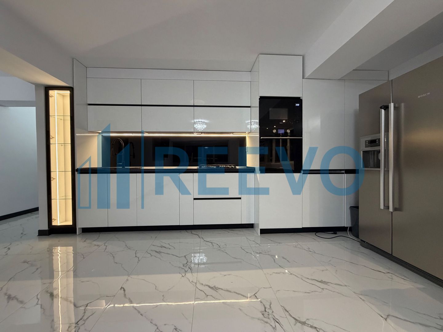 Apartament 3 camere | Etaj 1 | Ultracentral | Locație premium - Poză 3