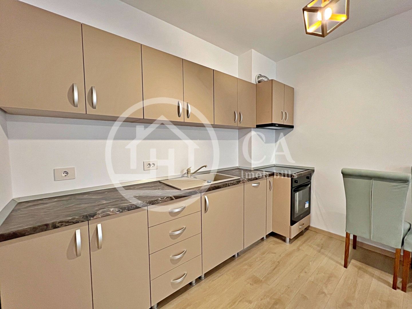 Apartament cu 3 camere de închiriat în Prima Arena, Oradea - Poză 2