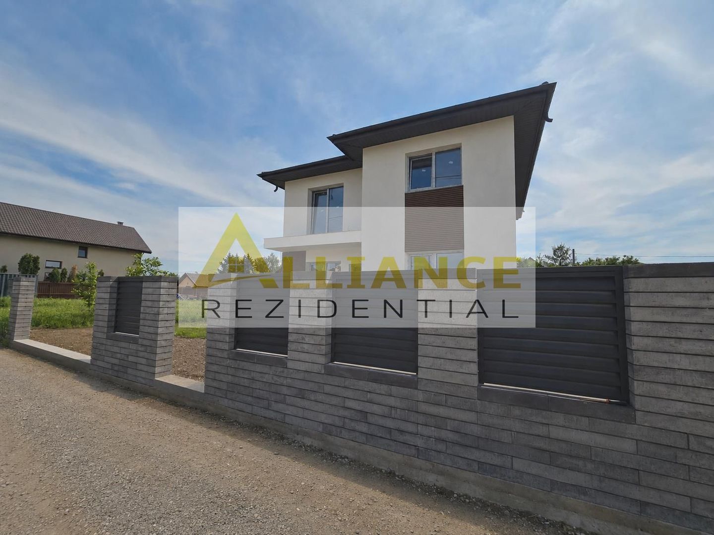 Vila individuala- 4 camere- pod- beci- incalzire pardoseala - Poză 1