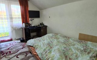 Casa pentru 2 familii, 7 Camere, 2 Garaje, 1500MP Teren - Poză 16