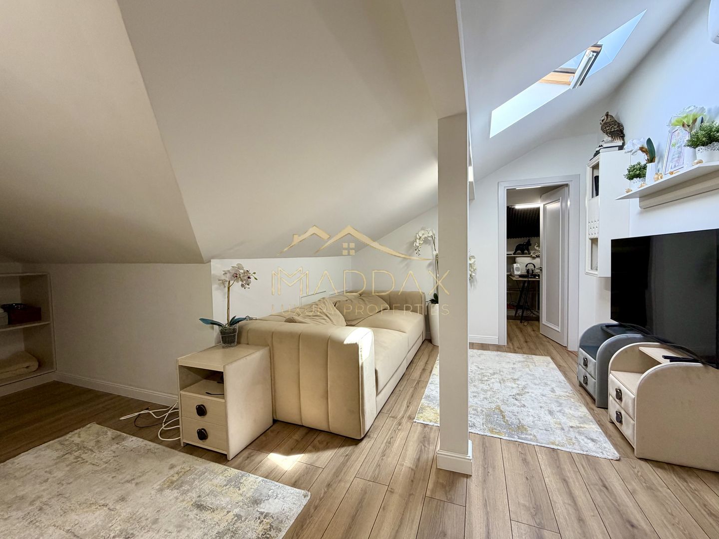 Vil de tip Duplex *P+1E+M* | 176 mp utili | mobilată complet | Chitila - Poză 53