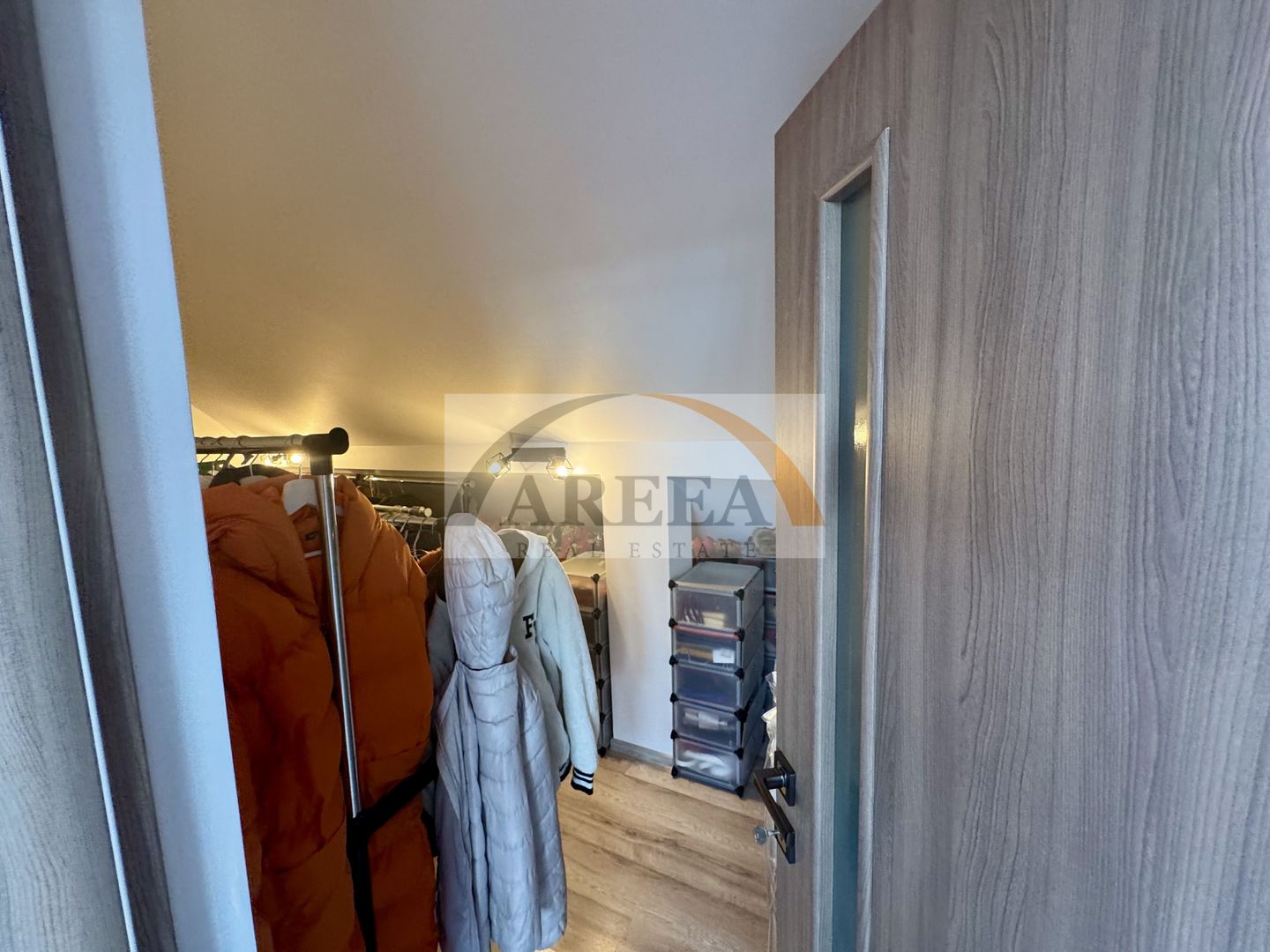 Berceni - VILĂ UNICAT, spațioasă, curte 1.000 mp, la 7 min metrou - Poză 31