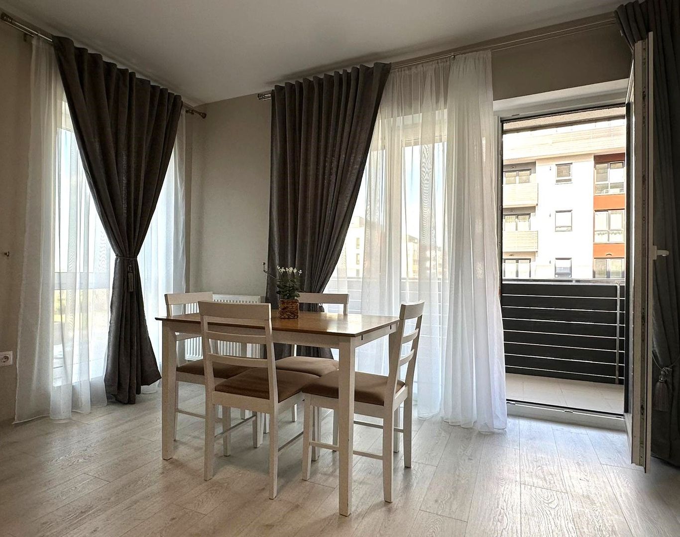 Vanzare apartament nou mobilat cu parcare si boxa Avantgarden 3 - Poză 5