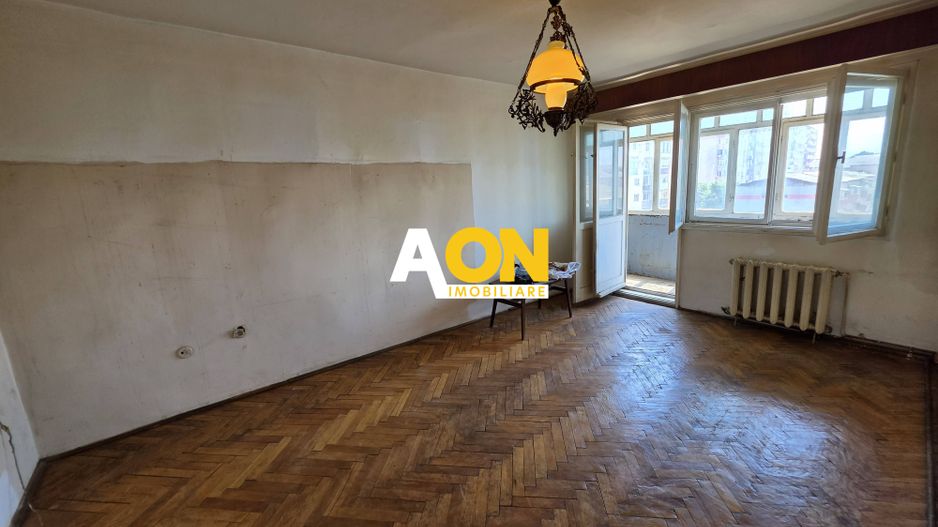 Apartament 3 camere, Cetate, 65 mp utili, et.5. Necesita renovare - Poză 1