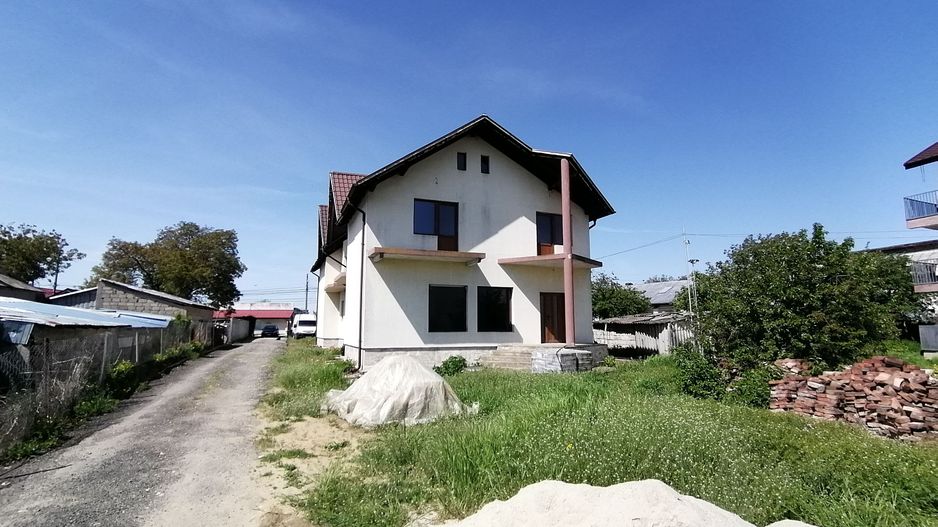 Casa P+1 - comuna 1 Decembrie - str. Victoriei - Poză 3