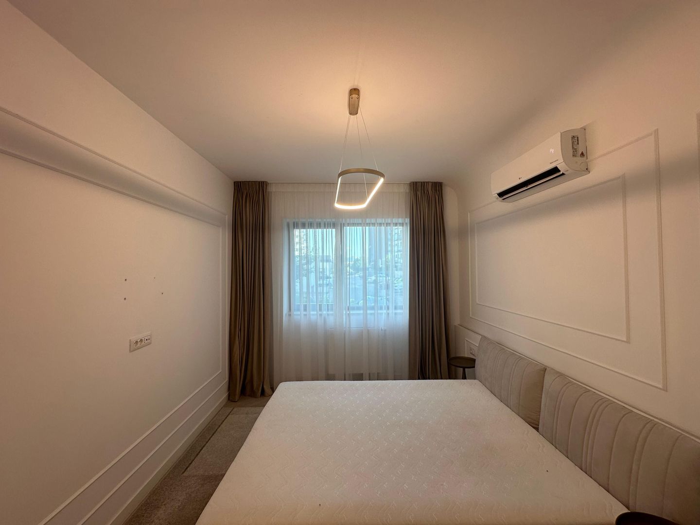 Apartament de vânzare în Cortina North – mobilat, utilat, cu loc de parcare - Poză 6