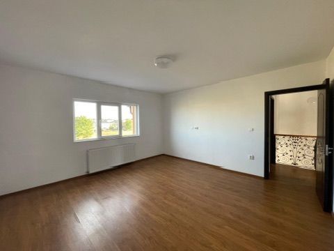 Duplex cu 4 camere la 190.000€, amplasament excelent| Mosnita Noua| - Poză 12