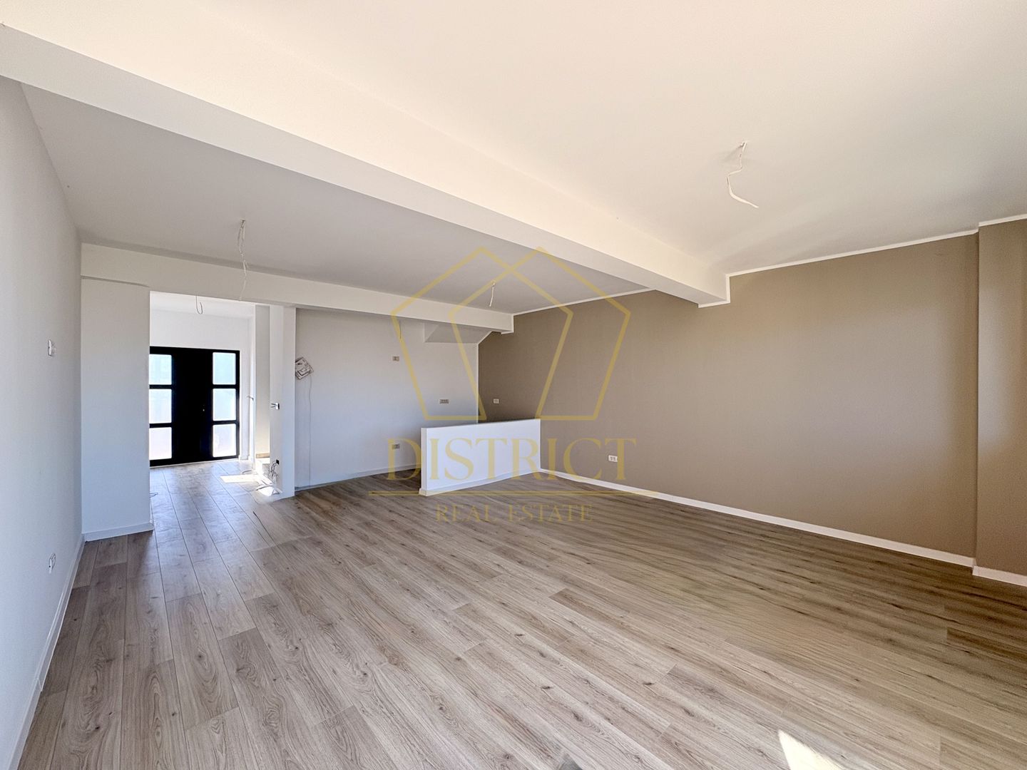 Duplex modern cu 4 camere si 3 bai | Mosnita Noua | VALERY - Poză 1