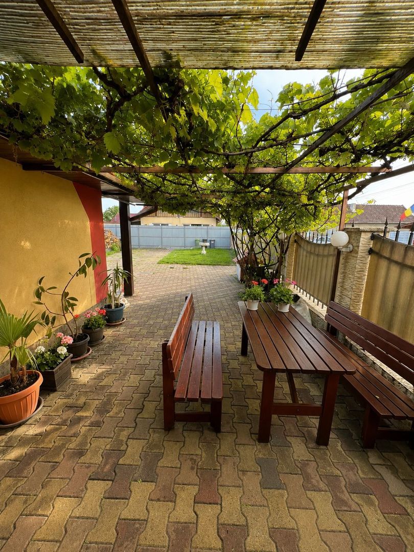 Casa cu 4 camere in localitatea Cheresig - Poză 4