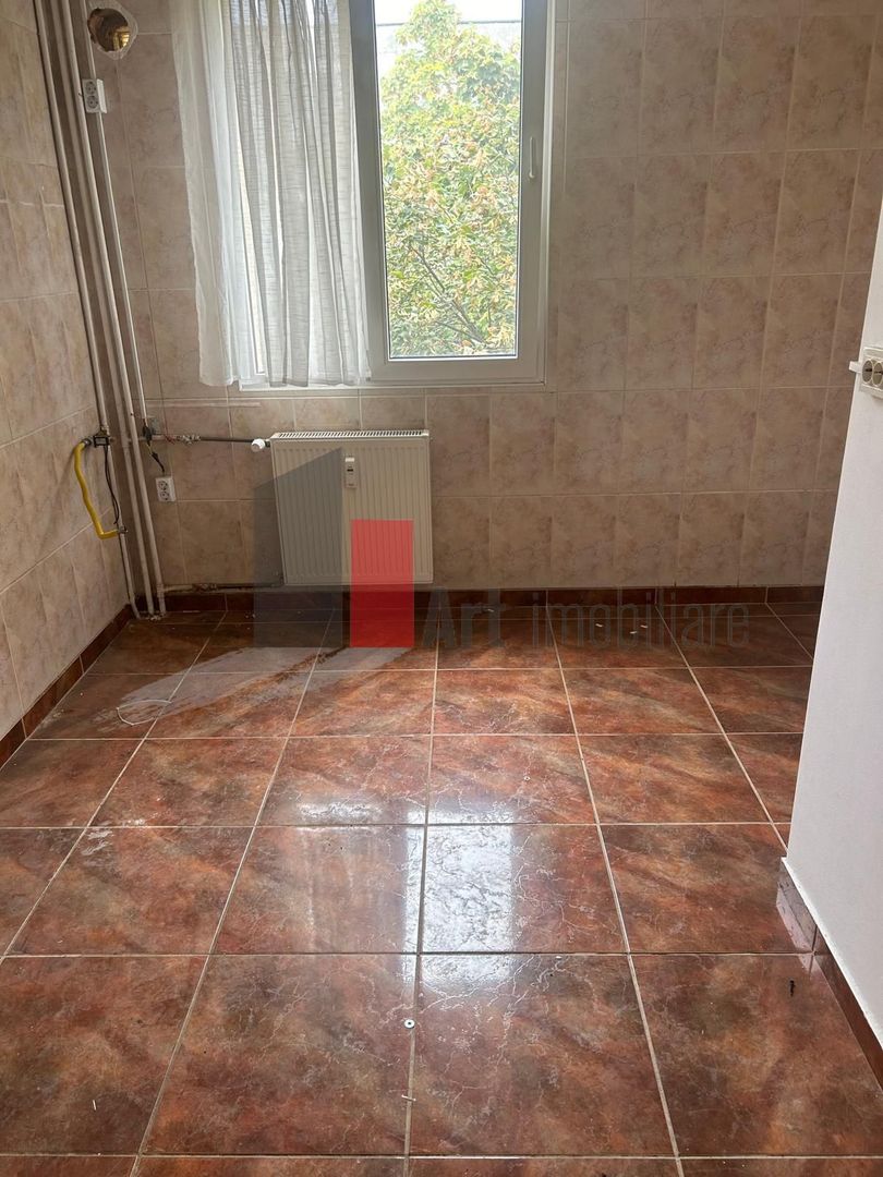 Vânzare apartament 4 camere decomandat Bd. Brâncoveanu - Izvorul Mureșului - Poză 11