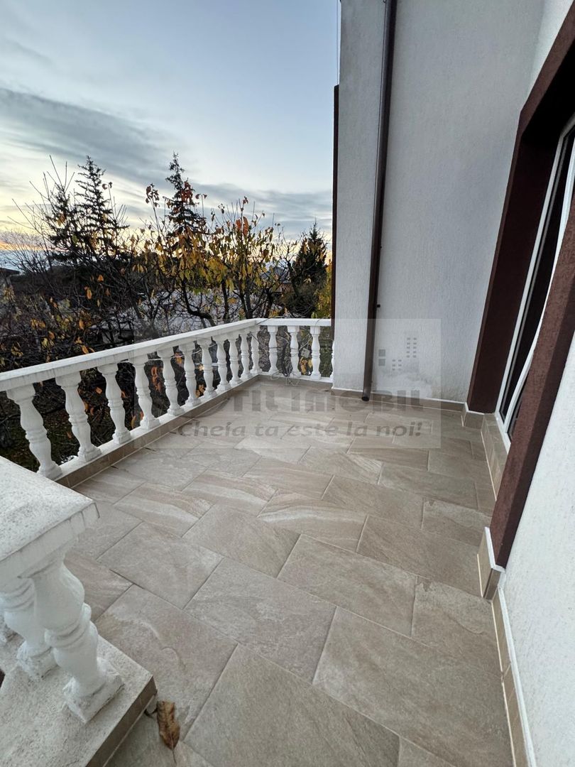 Vilă cu 4 camere moderne si curte - Copou - 1.100€/lună - Poză 21