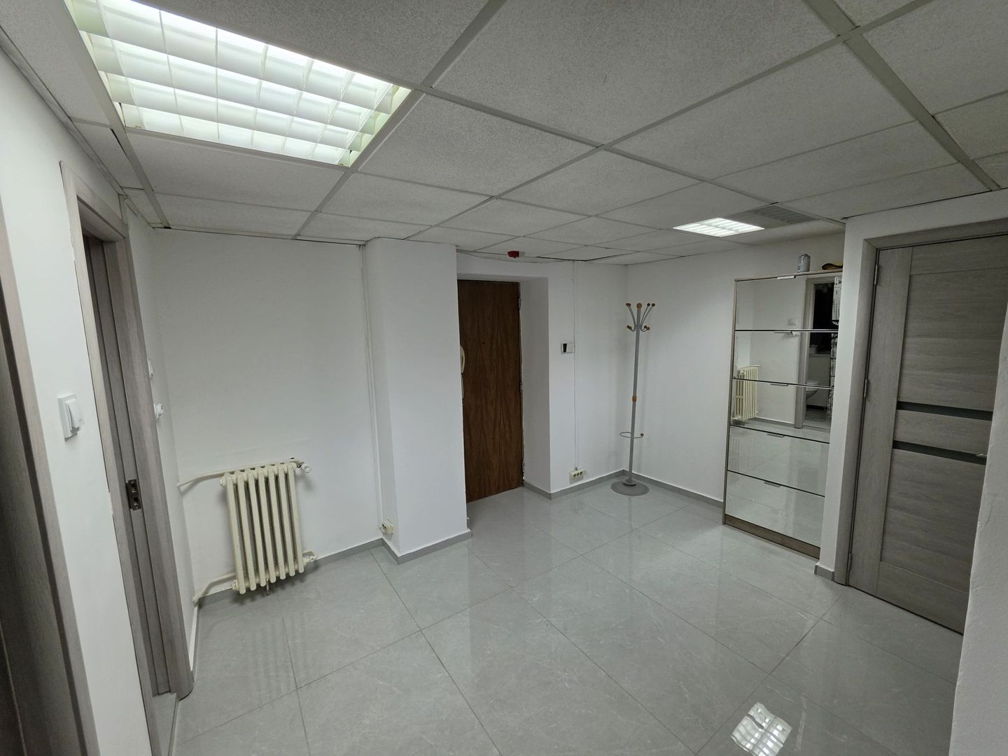 Închiriere 2 Camere Bd. Unirii, Parcare Inclusă, Renovat, 2 Balcoane - Poză 8