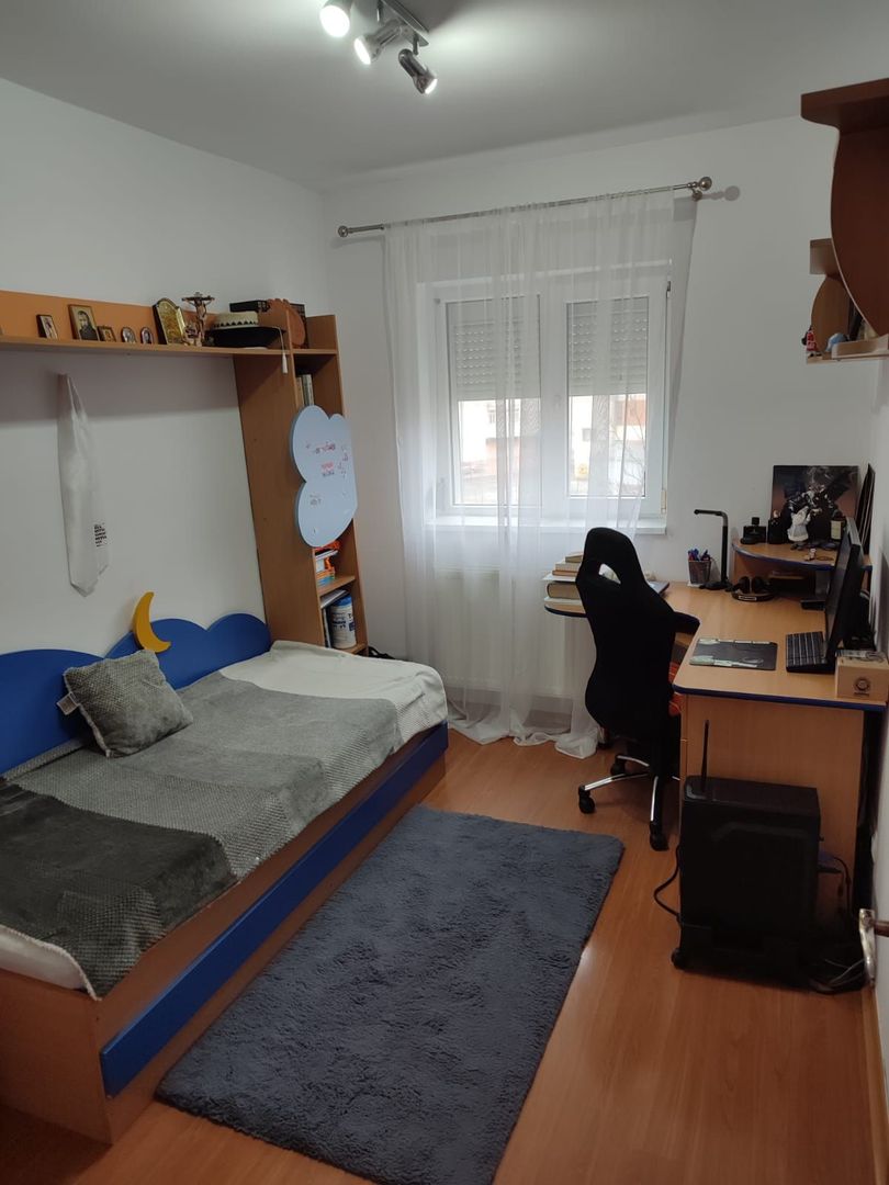 Apartament 4 camere, etaj 2, zona GARĂ; - Poză 5