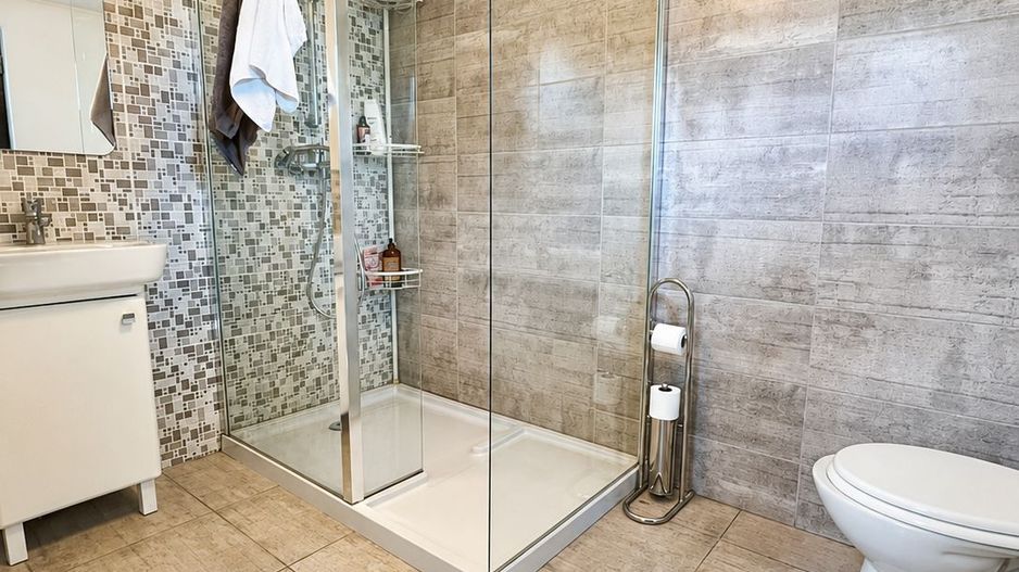 Vila cu 6 camere 4 bai, zona Spitalul Judetean, cu spa, garaj, beci - Poză 17