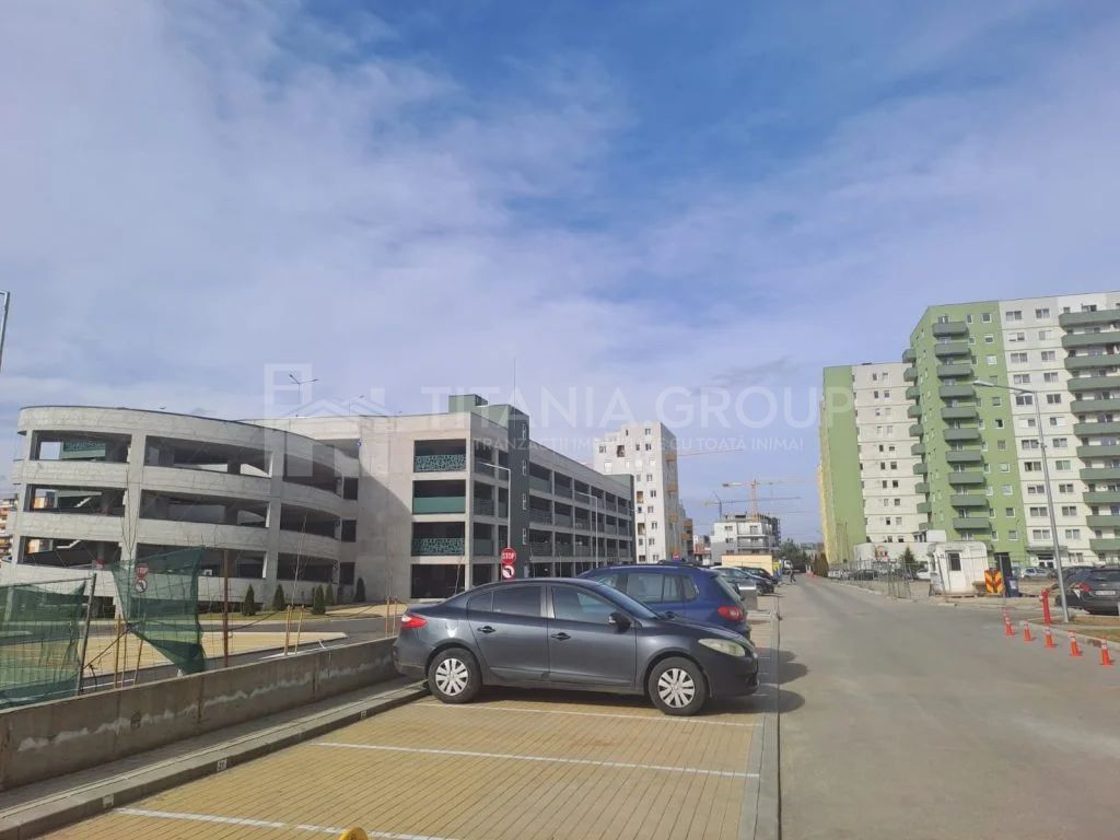 Inchiriez parcare acoperita Top City, Coresi- Covered parking for rent, Coresi - Poză 1
